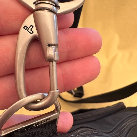 Travelon Anti Theft Crossbody - Picture 6 of 10